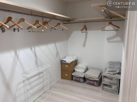 ���[ �E�H�[�N�C���N���[�[�b�g�t���ł��B��������̂��m���Ȃǂ����[���Ă��������ł��ˁI���ɂ���@�������ȂǋG�ߕ��̑傫�ȉƓd�����[�ł��܂��I