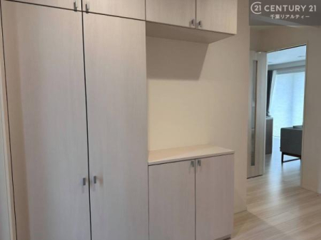 ���� ���֎��[���[�����Ă���̂ŁA���֎��肪�X�b�L���Еt�����q���ɌC�̒u����ɍ���܂���I