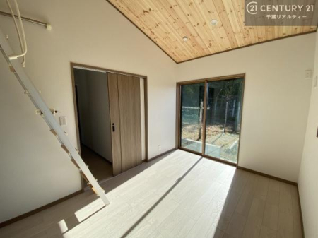 �Q�� �D���������������ޗm���́A���̖ڊo�߂��C�������ǂ������ł��ˁB���������Ԃ��������Ɖ߂������Ƃ��ł��܂��B�D�����F�����̃t���[�����O���ǂ�ȉƋ�ɂ��}�b�`���܂��I