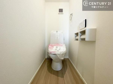 �g�C�� �������֍��ɂ��A�~��͕֍����g�����ł���̂ŗ₽���֍��ɍ��炸�ɍςފ������d�l�ł��I�V���v���ȃJ���[����Ƃ��Ă���̂ŁA������ꂪ���₷���ł��B