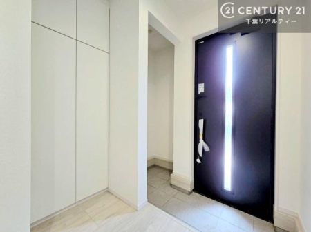 ���� �V���[�Y�{�b�N�X�t���Ȃ̂ŁA���ւ��Еt�����|�������₷���ł��I
�X�b�L���������ւŌ˂��J�����u�ԁA�������̂���S�n������Ԃ��o�}���Ă���܂��B