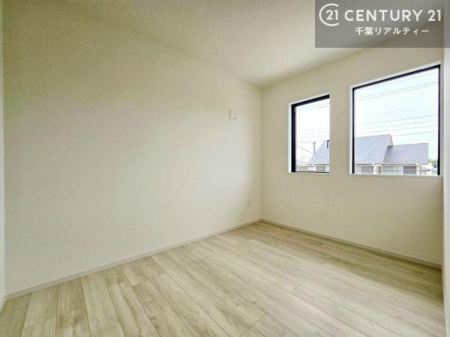 �m�� �V���v���Ƀf�U�C������Ă��邽�߁A�Ƌ��I�т܂���I
���C�ɓ���̉Ƌ��u���Ă��낰���Ԃ���邱�Ƃ��ł��܂��B
