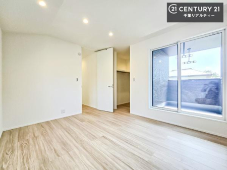�Q�� �o���R�j�[�ɖʂ��Ă���m���ł��B���邭�����肪����A���C����������ł��܂��I���N���āA�O�ɏo�Ĕw�L�т����[�ċz�����ǂ������}������邱�Ƃ��ł��܂��B