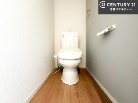 �g�C�� �������֍��ɂ��A�~��͕֍����g�����ł���̂ŗ₽���֍��ɍ��炸�ɍςފ������d�l�ł��I�V���v���ȃJ���[����Ƃ��Ă���̂ŁA������ꂪ���₷���ł��B