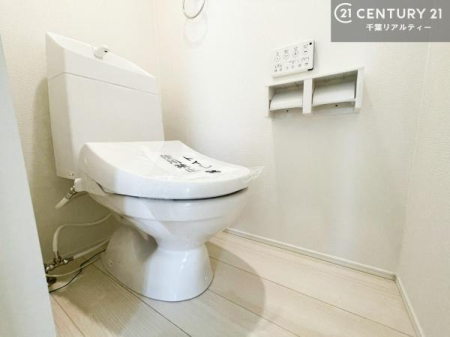 �g�C�� �������֍��ɂ��A�~��͕֍����g�����ł���̂ŗ₽���֍��ɍ��炸�ɍςފ������d�l�ł��I�V���v���ȃJ���[����Ƃ��Ă���̂ŁA������ꂪ���₷���ł��B