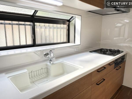 �L�b�`�� ���C�h�ȃV���N�ł��ˁI�������˂ɂ������������₷���Ǝ����y�X�d�l�̃V�X�e���L�b�`���ł��I
�f�U�C�����Ƌ@�\�������˂��L�b�`���Ő�����������܂��ˁI