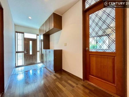 ���� �V���[�Y�{�b�N�X�t���Ȃ̂ŁA���ւ��Еt�����|�������₷���ł��I
�X�b�L���������ւŌ˂��J�����u�ԁA�������̂���S�n������Ԃ��o�}���Ă���܂��B