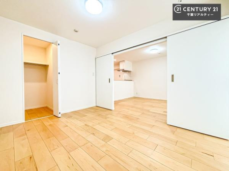 �q������ �V���v���Ń��C�A�E�g���₷���m���́A���q�l�̂������Ƃ��Ă��œK�B�����ɍ��킹�ď_��ɂ��g�����������܂��B