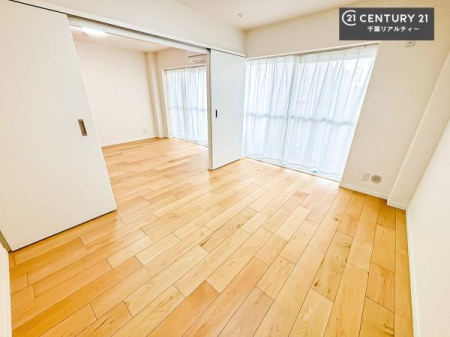 �Q�� �D���������������ޗm���́A���̖ڊo�߂��C�������ǂ������ł��ˁB���������Ԃ��������Ɖ߂������Ƃ��ł��܂��B�D�����F�����̃t���[�����O���ǂ�ȉƋ�ɂ��}�b�`���܂��I