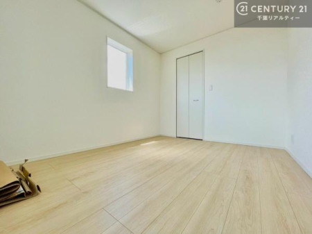 �m�� �V���v���Ƀf�U�C������Ă��邽�߁A�Ƌ��I�т܂���I
���C�ɓ���̉Ƌ��u���Ă��낰���Ԃ���邱�Ƃ��ł��܂��B