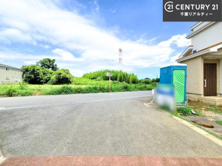 �O�ʓ��H�܂ތ��n�ʐ^ �S�䂭�܂Ō��n����������������悤�A�����ē��̂��p�ӂ������Ă���܂��B���C�y�ɂ��₢���킹�̏�A���z�̕�炵�ւ̈�������i�߂��������I