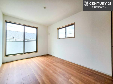 �m�� �o���R�j�[�ɖʂ��Ă���m���ł��B���邭�����肪����A���C����������ł��܂��I���N���āA�O�ɏo�Ĕw�L�т����[�ċz�����ǂ������}������邱�Ƃ��ł��܂��B