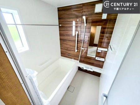 ���� �������������l�̕��͋C�̃o�X���[���́A�����o�Ă��ăo�X�^�C�����[���I
���d���撣���Ă��邲�J���ɂ��D�݂̍���̓����܂����āA�y����ł݂Ă͂������ł��傤���H