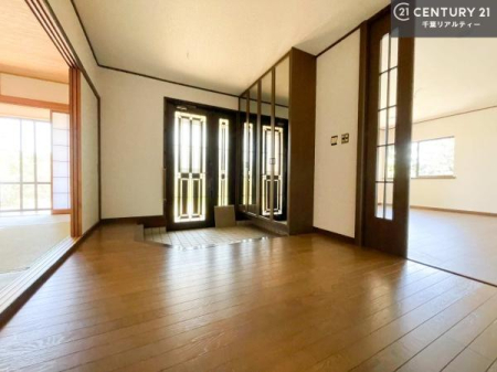 ���� �~���[�t���V���[�Y�{�b�N�X�t���Ȃ̂ŁA���ւ��Еt�����|�������₷���ł��I
�X�b�L���������ւŌ˂��J�����u�ԁA�������̂���S�n������Ԃ��o�}���Ă���܂��B