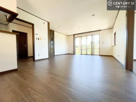 ���r���O �傫�ȑ����炽���Ղ�̗z���������閾�邢���r���O�B�J�����̂��郊�r���O�ŉƑ��c���̂��났�̎��Ԃ��߂����܂��I
