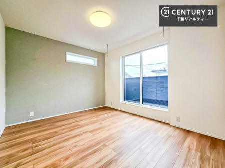 �Q�� �o���R�j�[�ɖʂ��Ă���m���ł��B���邭�����肪����A���C����������ł��܂��I���N���āA�O�ɏo�Ĕw�L�т����[�ċz�����ǂ������}������邱�Ƃ��ł��܂��B
