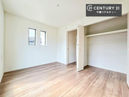 �q������ ���[�X�y�[�X�����Ă��܂��I�������X�b�L�����ڂ��鎖���ł��܂��ˁB
�Ƌ��I�΂Ȃ��V���v���ȃf�U�C���ׁ̈A�Ƌ��I�΂����C�ɓ���̋�ԍ�肪�ł������ł��ˁB