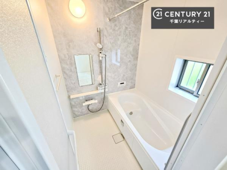 ���� ������Ƃ����������̂���o�X���[���I���K�ȃo�X�^�C��������܂��I
1���̔�����������Ɩ����Ă����f�G�ȃ����N�[�[�V������ԂɂȂ肻���ł��ˁB