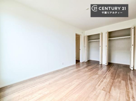 �q������ ���[�X�y�[�X�����Ă��܂��I�������X�b�L�����ڂ��鎖���ł��܂��ˁB
�Ƌ��I�΂Ȃ��V���v���ȃf�U�C���ׁ̈A�Ƌ��I�΂����C�ɓ���̋�ԍ�肪�ł������ł��ˁB