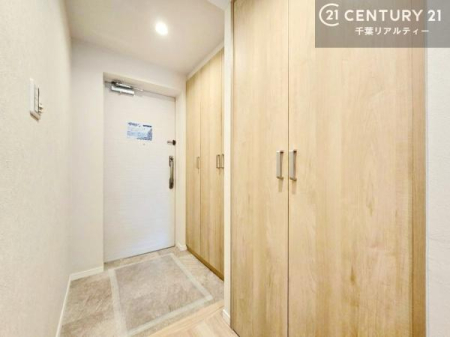 ���� �V���[�Y�{�b�N�X�t���Ȃ̂ŁA���ւ��Еt�����|�������₷���ł��I
�X�b�L���������ւŌ˂��J�����u�ԁA�������̂���S�n������Ԃ��o�}���Ă���܂��B