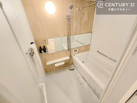 ���� �������������l�̕��͋C�̃o�X���[���́A�����o�Ă��ăo�X�^�C�����[���I
���d���撣���Ă��邲�J���ɂ��D�݂̍���̓����܂����āA�y����ł݂Ă͂������ł��傤���H