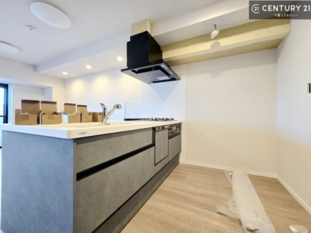�L�b�`�� ��Ƃ肠�钲���X�y�[�X�ō�Ƃ����₷�����K�ȃL�b�`���ł��I
���q�l�ƈꏏ�ɂ��َq������y���߂�L�X�X�y�[�X�ł��B�y�����������ԂɂȂ肻���ł��ˁI