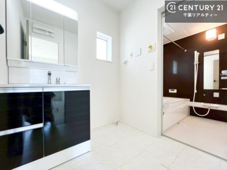 ���ʑ�E���ʏ� �g�Ȃ�𐮂�����ʏ��́A���������厖�ł��I������̐������̂��镵�͋C�����o�I�C�����悭���g�����������܂��B�i�{�H��j
