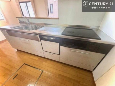 �L�b�`�� ��Ƃ����₷���V�X�e���L�b�`���ł��I���[���t���Ă���̂ŁA�����X�y�[�X�ɕ���u���Ȃ��čς݂܂��I
�L�X�g���āA���K�ɍ�Ƃ��ł��܂��I