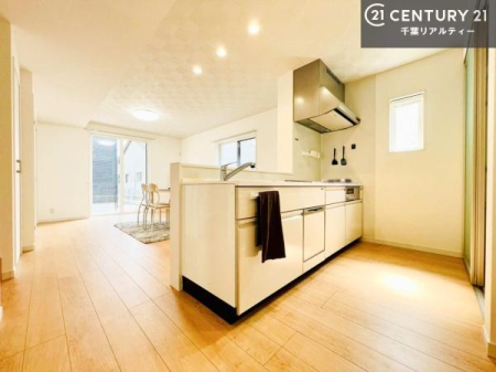 �L�b�`�� ��Ƃ����₷���V�X�e���L�b�`���ł��I���[���t���Ă���̂ŁA�����X�y�[�X�ɕ���u���Ȃ��čς݂܂��I
�L�X�g���āA���K�ɍ�Ƃ��ł��܂��I