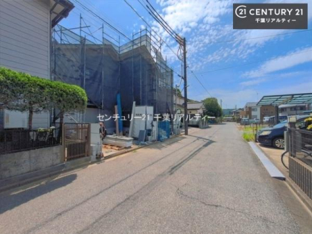 �O�ʓ��H�܂ތ��n�ʐ^ �����������X���݂��L����ՐÂȏZ��X�Ɉʒu���A���₩�ŐS���炮��炵��������Z���ł��B