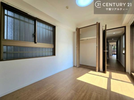 �m�� �V���v���Ƀf�U�C������Ă��邽�߁A�Ƌ��I�т܂���I
���C�ɓ���̉Ƌ��u���Ă��낰���Ԃ���邱�Ƃ��ł��܂��B