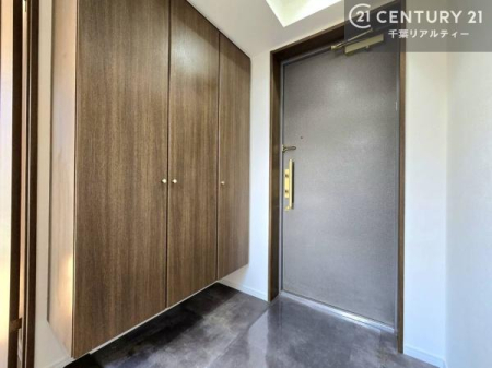 ���� �V���[�Y�{�b�N�X�t���Ȃ̂ŁA���ւ��Еt�����|�������₷���ł��I
�X�b�L���������ւŌ˂��J�����u�ԁA�������̂���S�n������Ԃ��o�}���Ă���܂��B