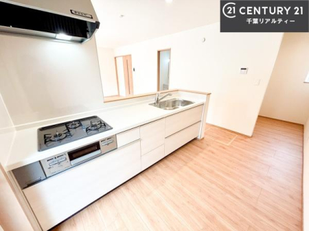 �L�b�`�� ��Ƃ肠�钲���X�y�[�X�ō�Ƃ����₷�����K�ȃL�b�`���ł��I
���q�l�ƈꏏ�ɂ��َq������y���߂�L�X�X�y�[�X�ł��B�y�����������ԂɂȂ肻���ł��ˁI