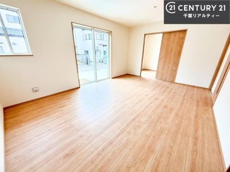 ���r���O �S�n�ǂ����r���O�͉Ƒ������R�ƏW�܂�܂��B�Ƒ��c�R�̎��Ԃ����������ł��B���Ƒ��ƁA����w�[���������Ԃ��߂��������ł��ˁB