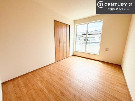 �m�� �o���R�j�[�ɖʂ��Ă���m���ł��B���邭�����肪����A���C����������ł��܂��I���N���āA�O�ɏo�Ĕw�L�т����[�ċz�����ǂ������}������邱�Ƃ��ł��܂��B