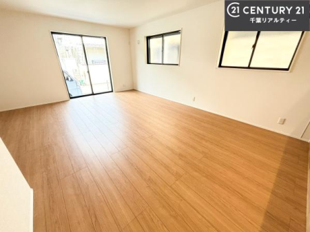 ���r���O �S�n�ǂ����r���O�͉Ƒ������R�ƏW�܂�܂��B�Ƒ��c�R�̎��Ԃ����������ł��B���Ƒ��ƁA����w�[���������Ԃ��߂��������ł��ˁB�Ƌ�E������CG�p�[�X�ł��B
