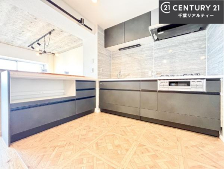 �L�b�`�� ��Ƃ肠�钲���X�y�[�X�ō�Ƃ����₷�����K�ȃL�b�`���ł��I
���q�l�ƈꏏ�ɂ��َq������y���߂�L�X�X�y�[�X�ł��B�y�����������ԂɂȂ肻���ł��ˁI