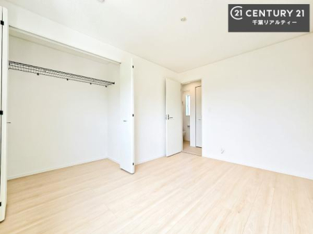 �q������ ���[�X�y�[�X�����Ă��܂��I�������X�b�L�����ڂ��鎖���ł��܂��ˁB
�Ƌ��I�΂Ȃ��V���v���ȃf�U�C���ׁ̈A�Ƌ��I�΂����C�ɓ���̋�ԍ�肪�ł������ł��ˁB
