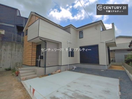 ���ԏ� ���ԃX�y�[�X��2�䕪����܂��I�Z�J���h�J�[�͂������A�o�C�N�⎩�]�ԂȂǂ��u���ꏊ�ɍ���܂���B
