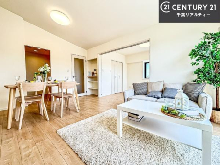 ���r���O �傫�ȑ����炽���Ղ�̗z���������閾�邢���r���O�B�J�����̂��郊�r���O�ŉƑ��c���̂��났�̎��Ԃ��߂����܂��I