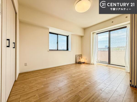 �m�� �o���R�j�[�ɖʂ��Ă���m���ł��B���邭�����肪����A���C����������ł��܂��I���N���āA�O�ɏo�Ĕw�L�т����[�ċz�����ǂ������}������邱�Ƃ��ł��܂��B