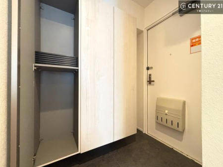 ���� �V���[�Y�{�b�N�X�t���Ȃ̂ŁA���ւ��Еt�����|�������₷���ł��I
�X�b�L���������ւŌ˂��J�����u�ԁA�������̂���S�n������Ԃ��o�}���Ă���܂��B