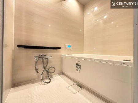 ���� �������������l�̕��͋C�̃o�X���[���́A�����o�Ă��ăo�X�^�C�����[���I
���d���撣���Ă��邲�J���ɂ��D�݂̍���̓����܂����āA�y����ł݂Ă͂������ł��傤���H