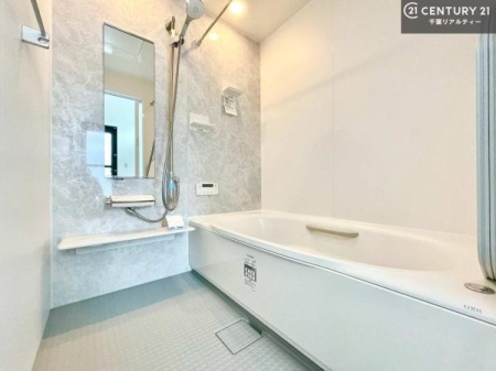 ���� �������������l�̕��͋C�̃o�X���[���́A�����o�Ă��ăo�X�^�C�����[���I
���d���撣���Ă��邲�J���ɂ��D�݂̓����̓����܂����āA�y����ł݂Ă͂������ł��傤���H