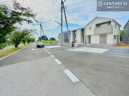 �O�ʓ��H�܂ތ��n�ʐ^ ���ӊ���A���q�l�̂���]�ɍ������������ꏏ�ɂ��ē���v���܂��B�Z��[���A�h�o�C�U�[�ɂ�邲���k������܂��B���Ђ͂��₢���킹�ɑ��Ή����܂��I���҂������܂���I