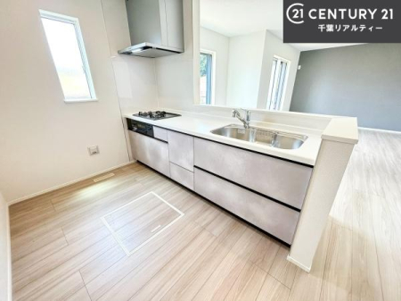 �L�b�`�� ��Ƃ肠�钲���X�y�[�X�ō�Ƃ����₷�����K�ȃL�b�`���ł��I
���q�l�ƈꏏ�ɂ��َq������y���߂�L�X�X�y�[�X�ł��B�y�����������ԂɂȂ肻���ł��ˁI