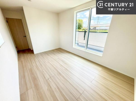 �m�� �o���R�j�[�ɖʂ��Ă���m���ł��B���邭�����肪����A���C����������ł��܂��I���N���āA�O�ɏo�Ĕw�L�т����[�ċz�����ǂ������}������邱�Ƃ��ł��܂��B