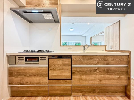 �L�b�`�� ��Ƃ����₷���V�X�e���L�b�`���ł��I���[���t���Ă���̂ŁA�����X�y�[�X�ɕ���u���Ȃ��čς݂܂��I
�L�X�g���āA���K�ɍ�Ƃ��ł��܂��I