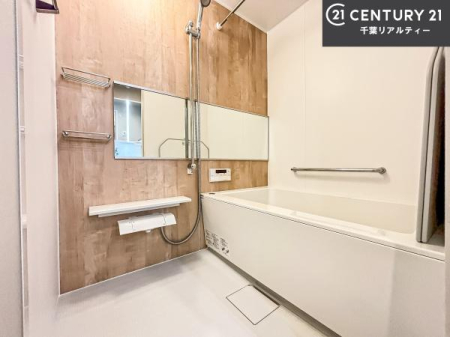 ���� �L�X�o�X�ň���̔������t���b�V���B�����L�΂���̂ŁA�����ɂ��������ƐZ����܂��ˁI�����̃o�X�^�C�����y���݂ɂȂ�܂��B