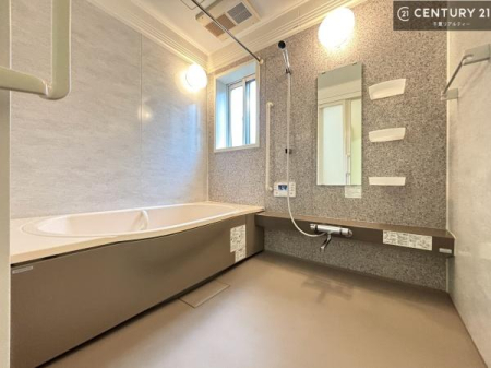 ���� �������������l�̕��͋C�̃o�X���[���́A�����o�Ă��ăo�X�^�C�����[���I
���d���撣���Ă��邲�J���ɂ��D�݂̓����̓����܂����āA�y����ł݂Ă͂������ł��傤���H